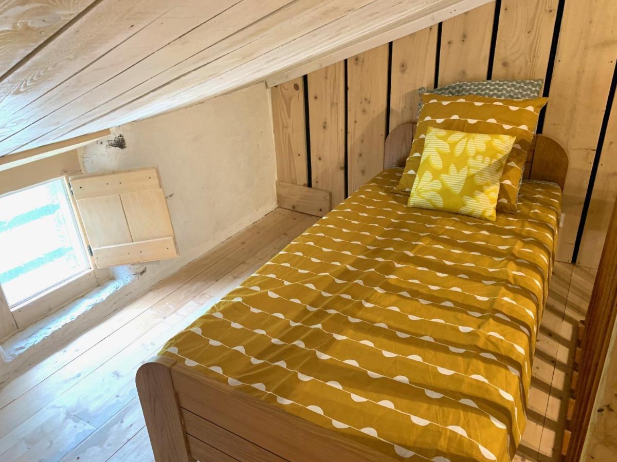 Holiday home Maison De Vigneron Mareugheol